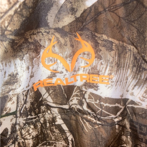 Real tree reversible camouflage hunting vest size XL - Picture 3 of 6